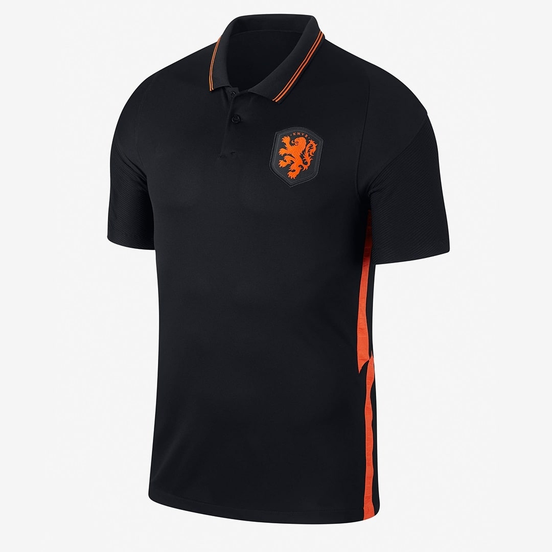 SOCCER UNIFORMS & FAN JERSEYS